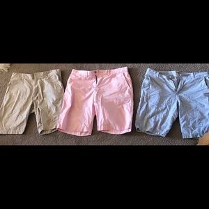 3 Nice pairs of men’s 32/33 shorts
